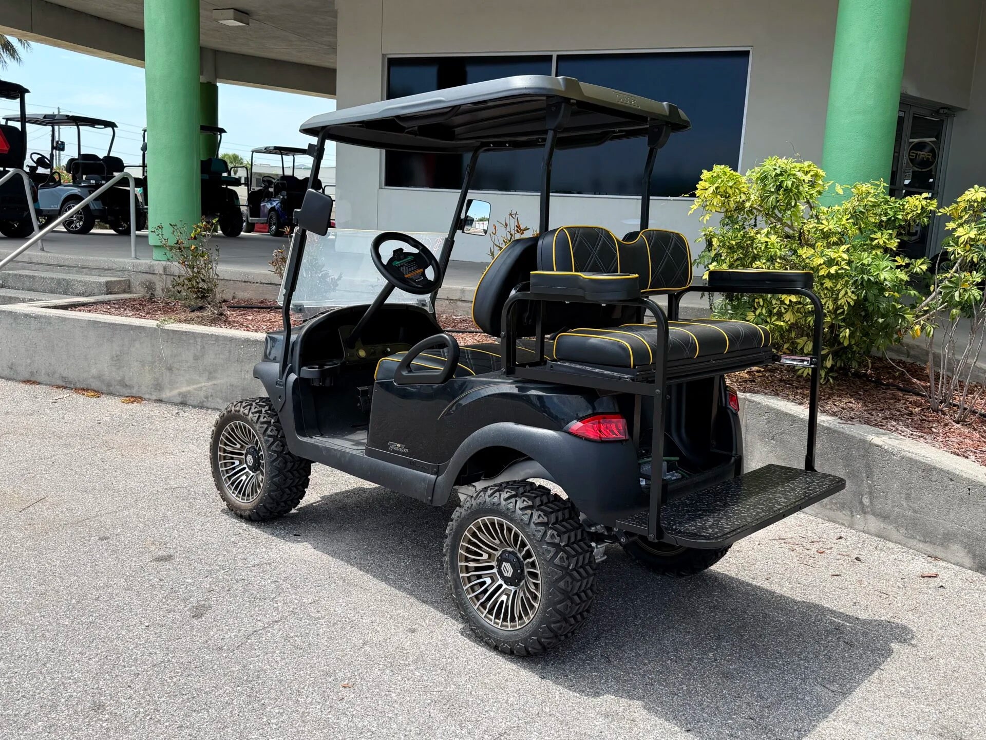 2020 Club Car Tempo Lithium Lifted Golf Cart for Sale Black image 1