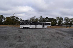 2021 Lakota Bighorn 8418GLQUG 4 Horse Trailer with 18′ Short Wall image 0