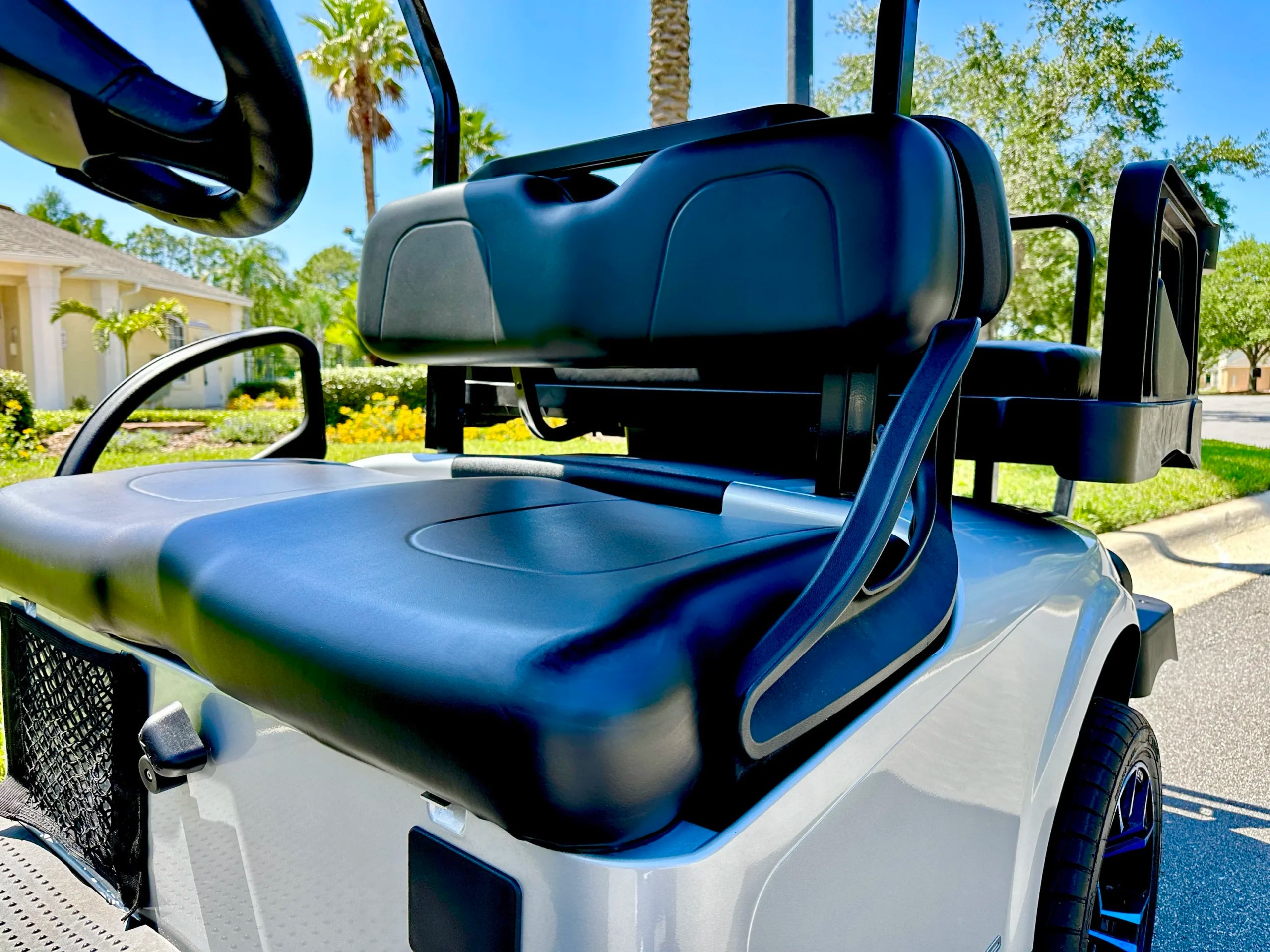 2023 E-Z-GO Valor 2+2 EX1 Golf Cart for Sale image 5