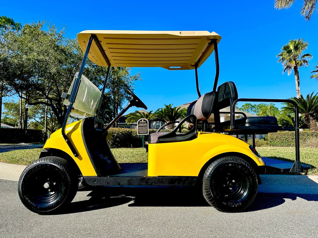 2014 E-Z-GO TXT Golf Cart for Sale image 2