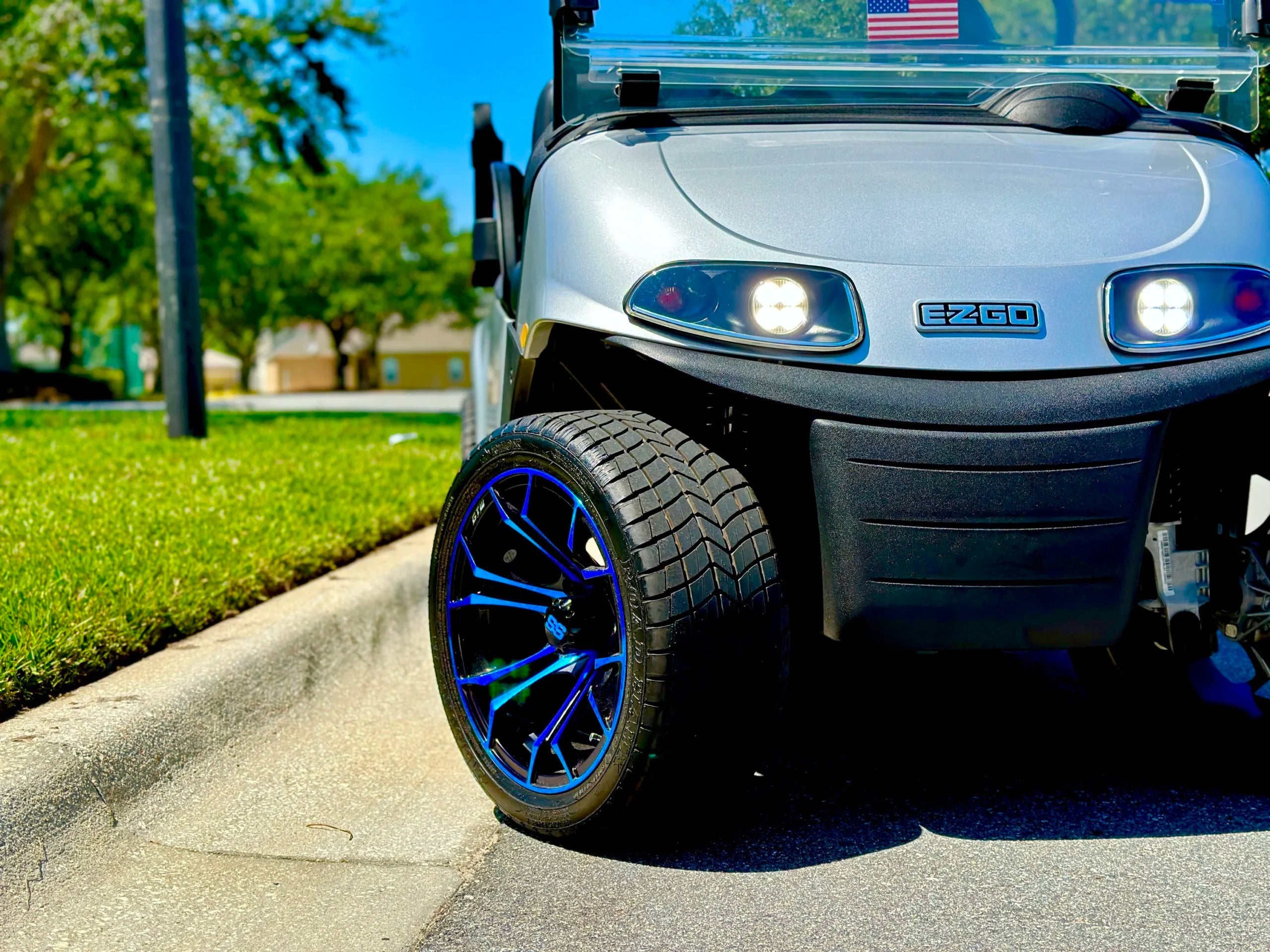 2023 E-Z-GO Valor 2+2 EX1 Golf Cart for Sale image 11